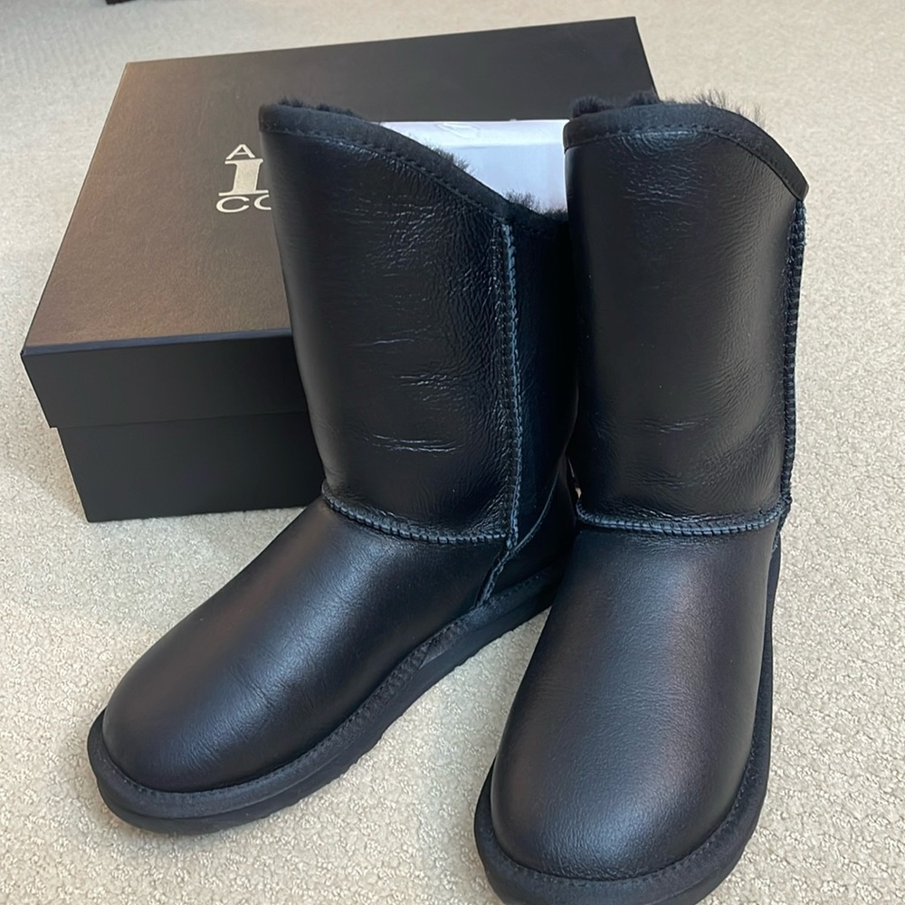 Australia Luxe Collective Classic Black Sheepskin Boots